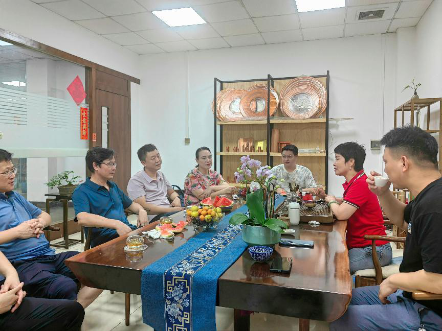 江銅領(lǐng)導(dǎo)觀摩考察我司鋒源銅業(yè)有限公司愿共謀合作發(fā)展新篇章